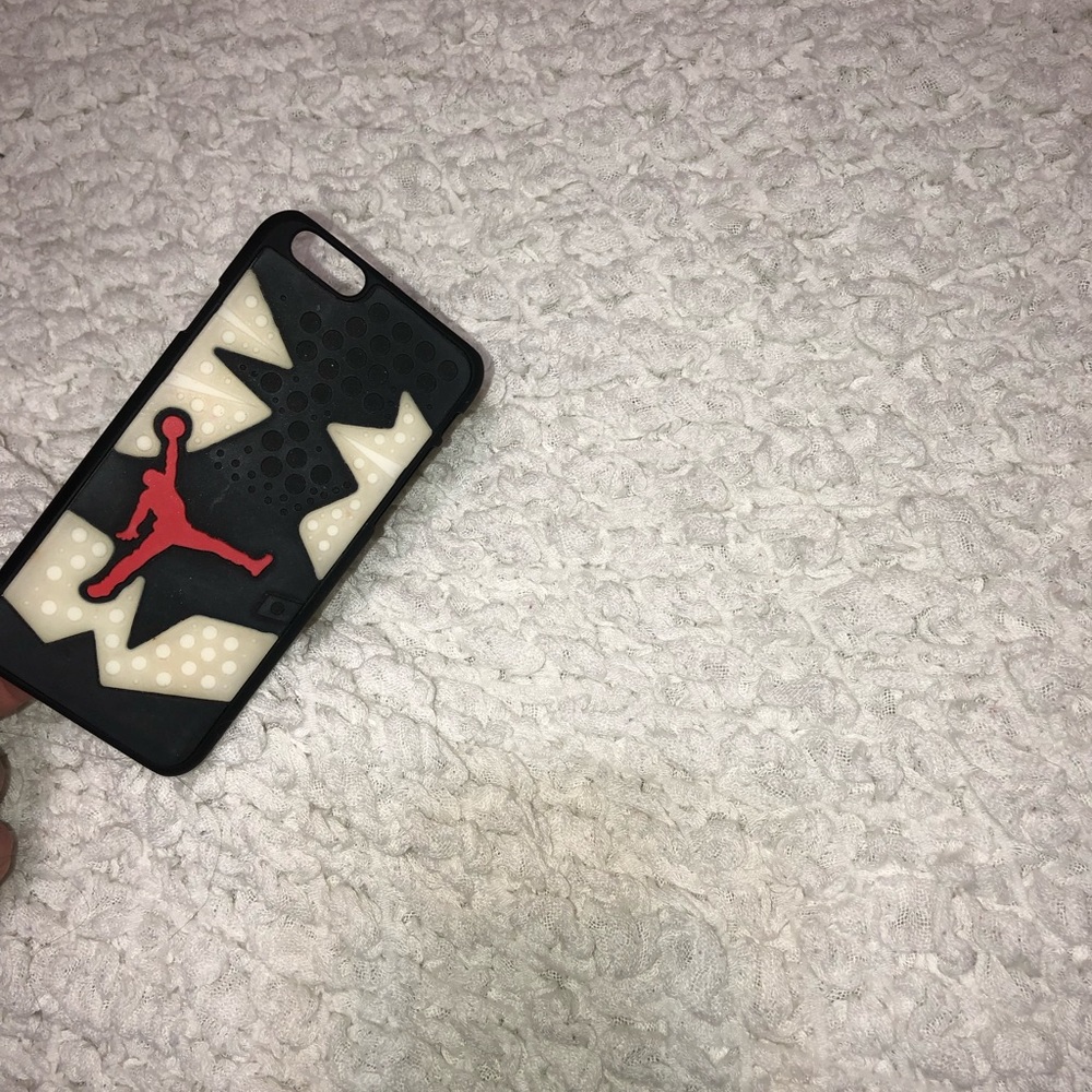 Jordan case - Picture 2 of 5